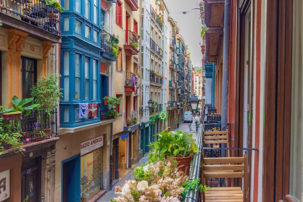 Piso Diseno Deluxe Casco Viejo Entrada Autonoma Y Ascensor Apartman Bilbao Kültér fotó